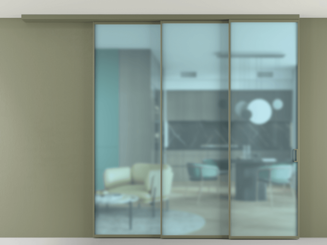 Перегородка Formato вдоль стены на потолок 3 створки с синхронным механизмом АЛПР 040.01 Алюминий оливковый тёмный Сатинированное голубое стекло, триплекс Цена 19900 AZE | Volhovec