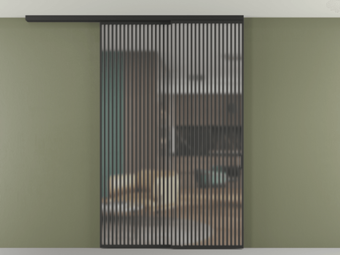 Перегородка Формато вдоль стены на потолок 2 створки с синхронным механизмом АЛПР 040.06 Алюминий Черный Сатинированное стекло "Мателюкс Кристал Вижн", калёное, матовое, каленое 6 мм Цена 26970 AZE | Volhovec