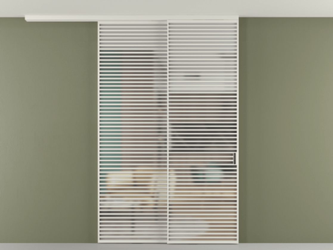 Перегородка Формато вдоль стены на потолок 2 створки с синхронным механизмом АЛПР 040.07 Алюминий Белый Сатинированное стекло "Мателюкс Кристал Вижн", калёное, матовое, каленое 6 мм Цена 26970 AZE | Volhovec