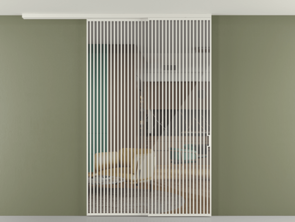 Перегородка Формато вдоль стены на потолок 2 створки с синхронным механизмом АЛПР 040.06 Алюминий Белый Рефлективное прозрачное стекло "Стопсол", калёное Цена 26970 AZE | Volhovec