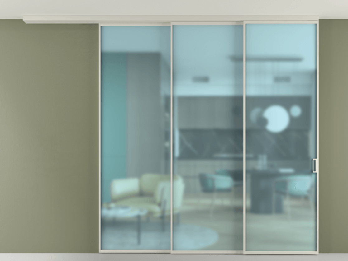 Перегородка Формато вдоль стены на потолок 3 створки с синхронным механизмом АЛПР 040.01 Алюминий тёплый серый Сатинированное голубое стекло, триплекс Цена 19300 AZE | Volhovec